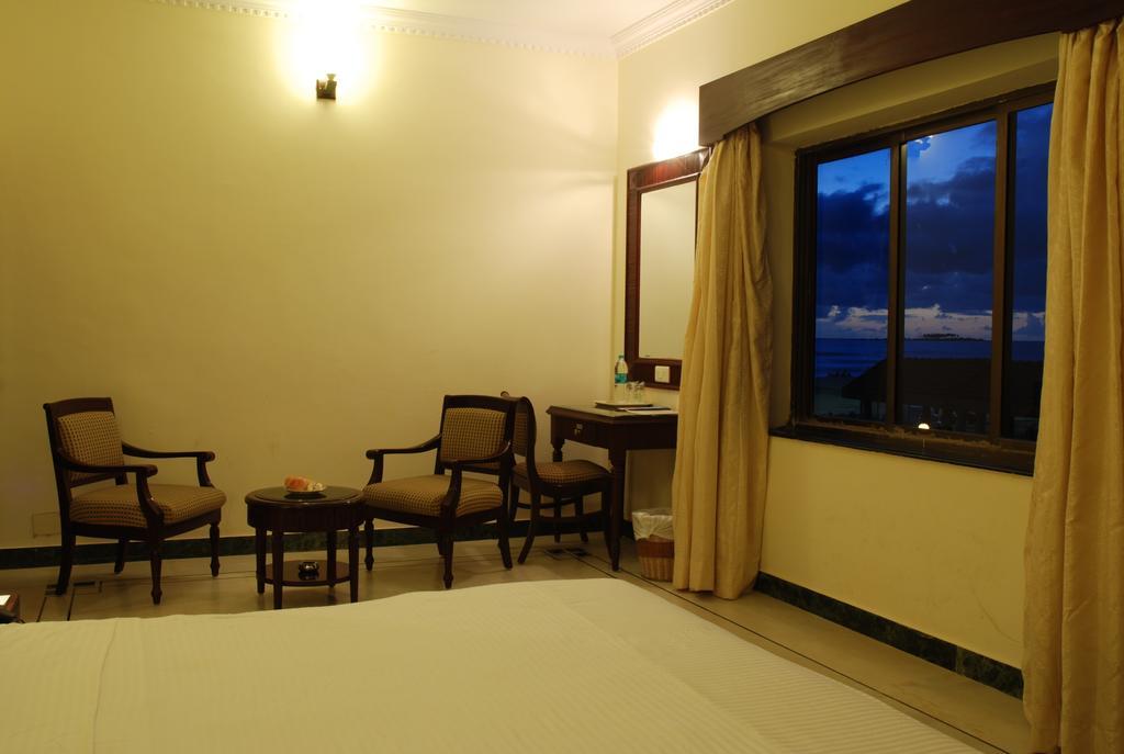 Paradise Isle Beach Resort Удипи Номер фото